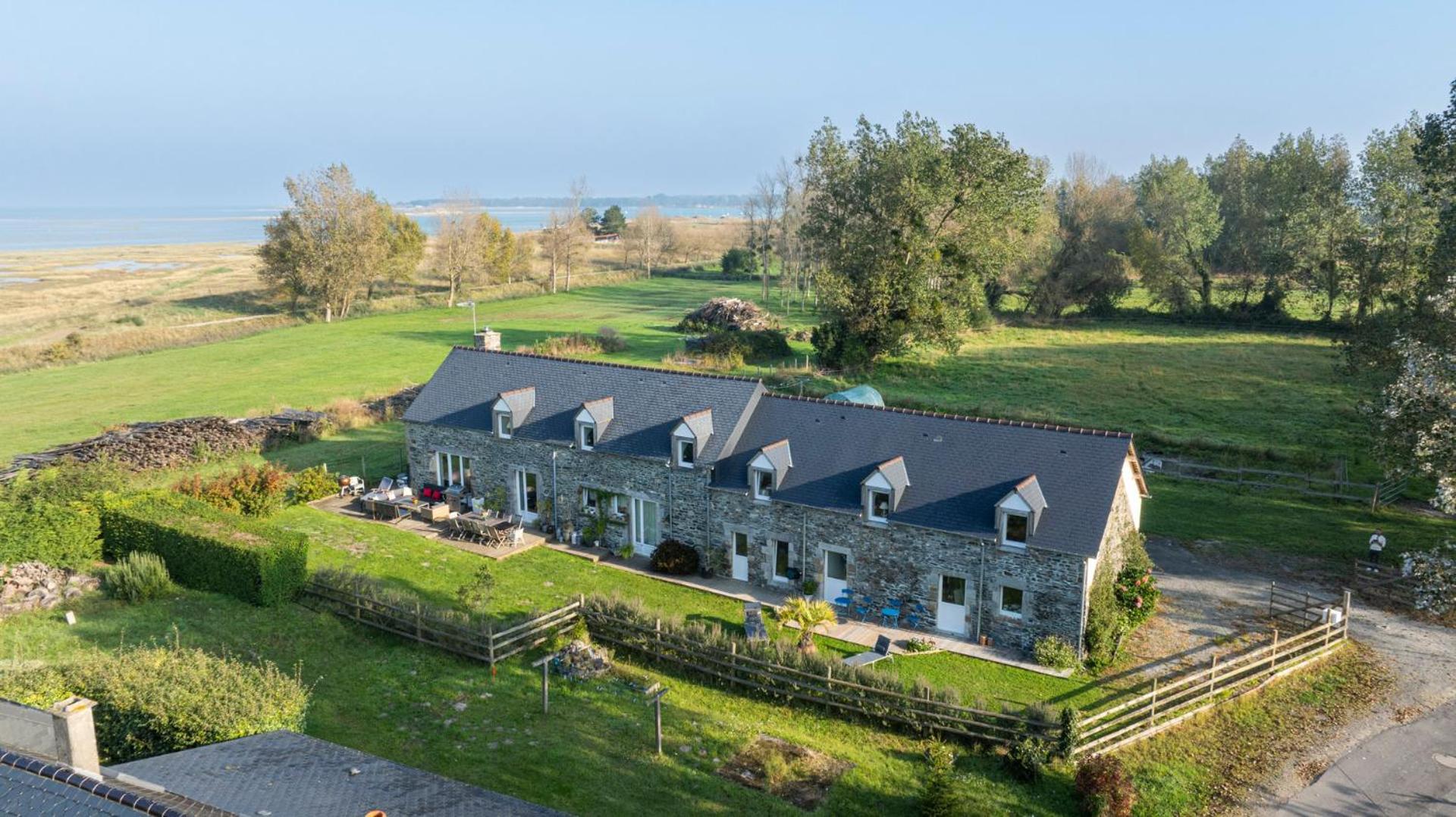 Bricqueville-sur-Mer Le Bout Du Monde Bed & Breakfast エクステリア 写真